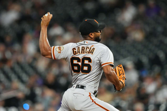 SF Giants left-handed reliever Jarlín García throws a pitch. (2022)